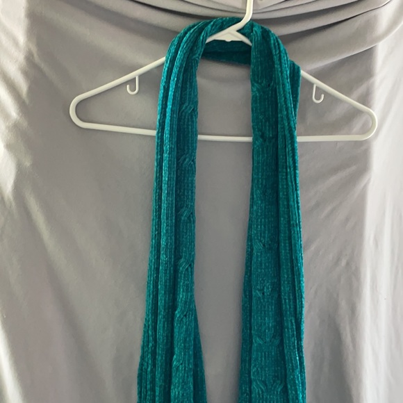 Women’s Teal Scarf - Picture 3 of 8